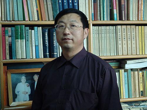 点击图片翻到下一页>> 李润波.jpg