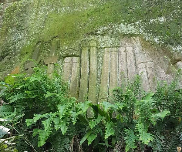 重庆綦江灵应岩石柱 重庆綦江灵应岩石柱