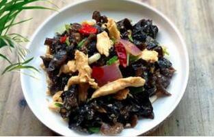 夏季干咳怎么办 推荐四款止咳食疗方