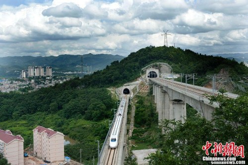 稳、进、新、好、难：统计局五字概括上半年经济运行特点