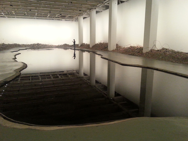 蔡国强  《静墨》  墨汁、石块  2014年