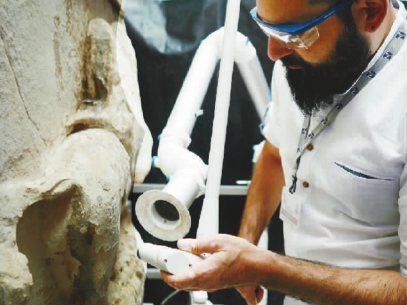 希腊电子结构与激光研究所在卫城博物馆现场激光清洗大理石雕像 希腊电子结构与激光研究所在卫城博物馆现场激光清洗大理石雕像