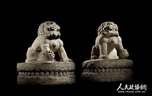 2016西泠春拍 元?汉白玉石狮一对 成交价931.5万_副本