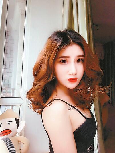 网络女主播靠脸吃饭月入十万?记者走近女主播揭秘背后辛酸故事