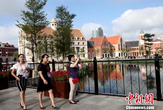 南宁·中关村双创示范基地位于南宁高新区核心区，风景优美?！⊙钪拘?摄