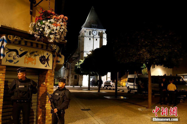 法国北部一教堂发生人质劫持事件 3人死亡2