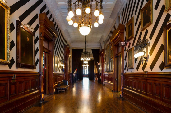 Work No。 798。 ‘Emulsion on wall’ from Martin Creed‘s summer installation THE BACK DOOR at Park Avenue Armory， June 9 - August 7， 2016。 （Photo： James Ewing）