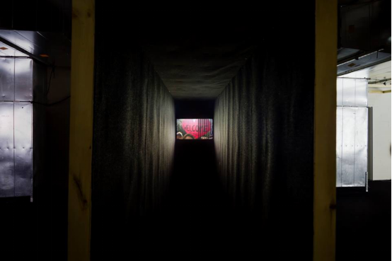 Martin Creed‘s summer installation THE BACK DOOR at Park Avenue Armory， June 8 - August 7， 2016。 （Photo： James Ewing）