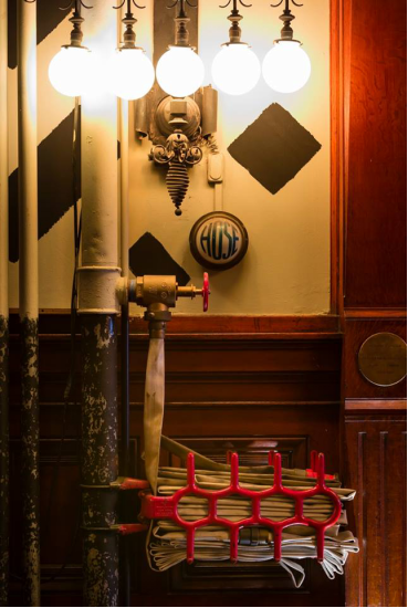 Martin Creed‘s summer installation THE BACK DOOR at Park Avenue Armory， June 8 - August 7， 2016。 （Photo： James Ewing）