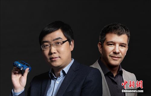 左：滴滴出行创始人兼CEO程维。右：Uber创始人Travis Kalanick。
