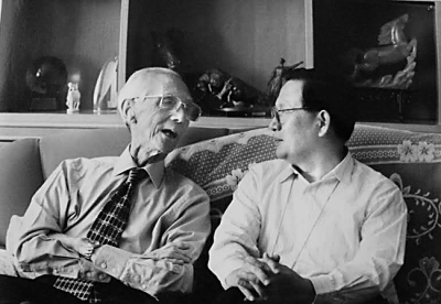 陈秋强与经叔平(左) 陈秋强与经叔平(左)