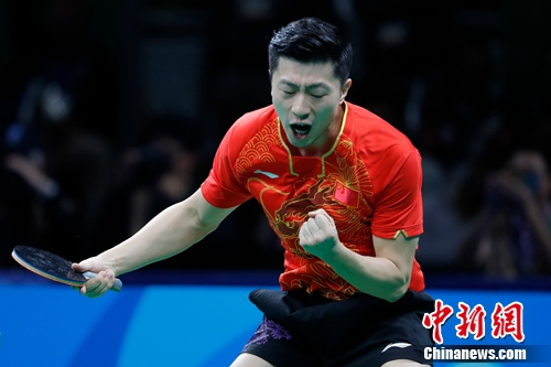 第11金！男乒决赛马龙4-0战胜张继科夺得冠军