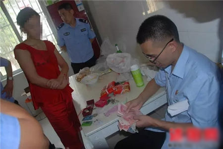 老赖妻换衣阻搜查2 老赖妻换衣阻搜查2