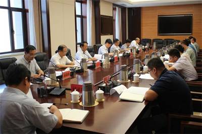 省委统战部传达学习省委十二届十七次全委会议精神