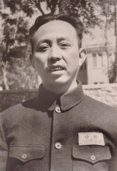 作者父亲黄祖炎1950年在山东