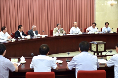 8月18日，全国政协在北京召开第54次双周协商座谈会，围绕“国际科技合作与大科学计划”建言献策。全国政协主席俞正声主持会议并讲话。