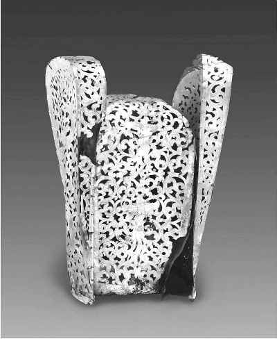 金花银镂空凤纹高翅冠 金花银镂空凤纹高翅冠