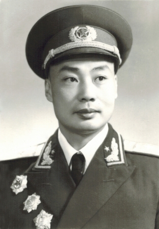 新华社照片，北京，2016年8月22日
    贾若瑜同志遗像
    新华社发