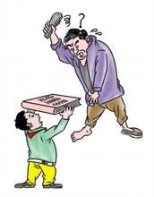 幼儿园老师称自己脚比孩子干净 让其舔脚