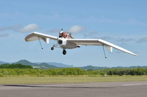 今年50岁的八谷和彦，那时还是少年。他暗下决心，要造一架滑翔机，像风谷的娜乌西卡那样自由飞翔。