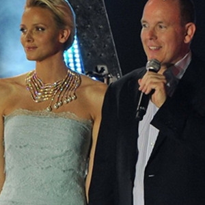 6。摩纳哥公主的无边瀑布项链 