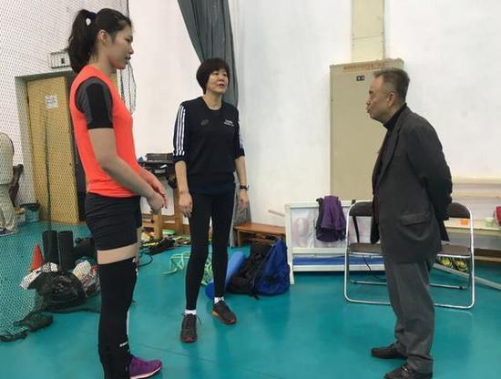 邱董鼓励徐云丽