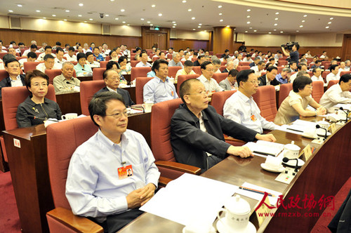 常委们认真听取刘延东作关于“促进社会主义文艺繁荣发展”的报告2 常委们认真听取刘延东作关于“促进社会主义文艺繁荣发展”的报告2