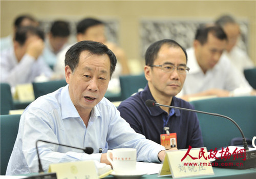 刘晓庄常委在“营造繁荣发展社会主义文艺的良好环境”专题分组讨论会上发言