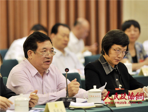 陈绍军常委在“创作无愧于时代的优秀作品”专题分组讨论会上发言