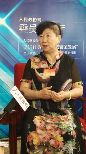 全国政协委员侯露做客《委员会客厅》