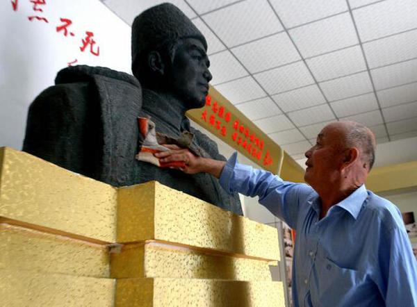 点击图片翻到下一页>> undefined