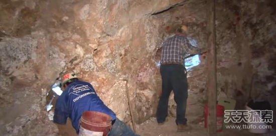 男子野外挖到奇石:切割后的发现让人震撼