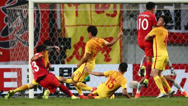 国足2-3不敌韩国 国足2-3不敌韩国