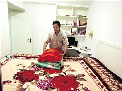 女排主攻手朱婷回家父母订制2.3米长大床(图)