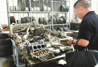 男子酒后找代驾 90万豪车涉水变废铁维修费16万