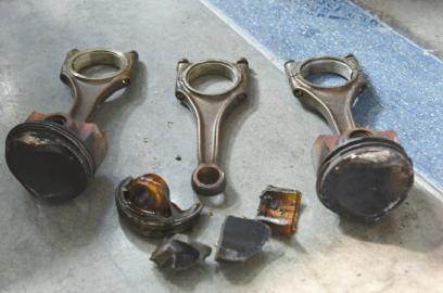 男子酒后找代驾 90万豪车涉水变废铁维修费16万