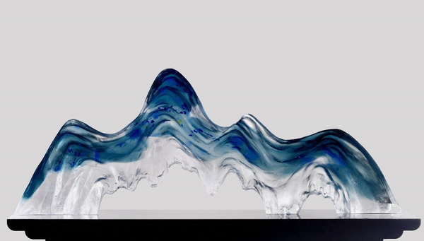 刘立宇，《青未了》，80x30x8cm，水晶玻璃铸造， 2013