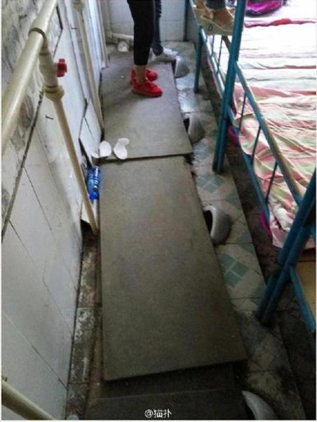 曝河北一中学新生住