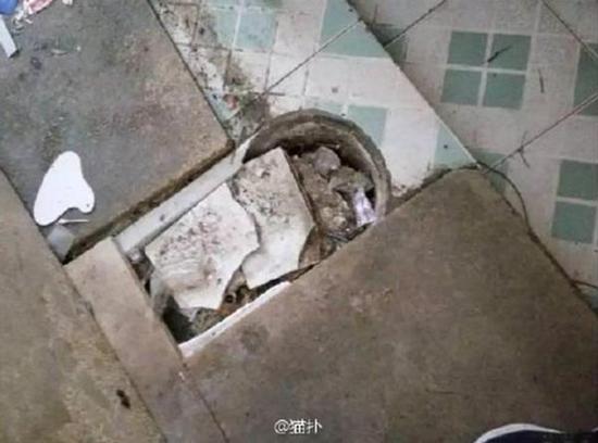 曝河北一中学新生住