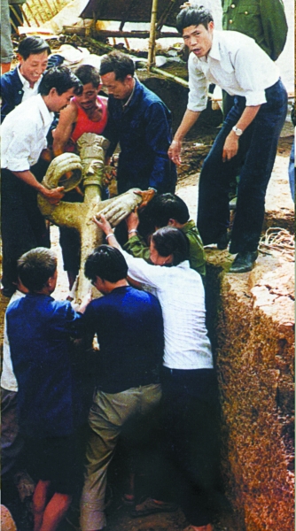 大立人出土场景 大立人出土场景