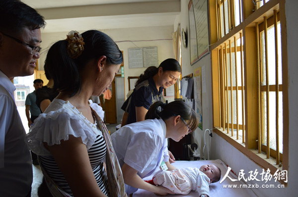 龙岩市永定区政协开展妇幼保健工作视察