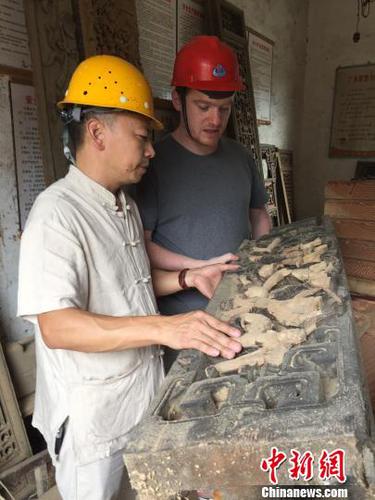 点击进入下一页