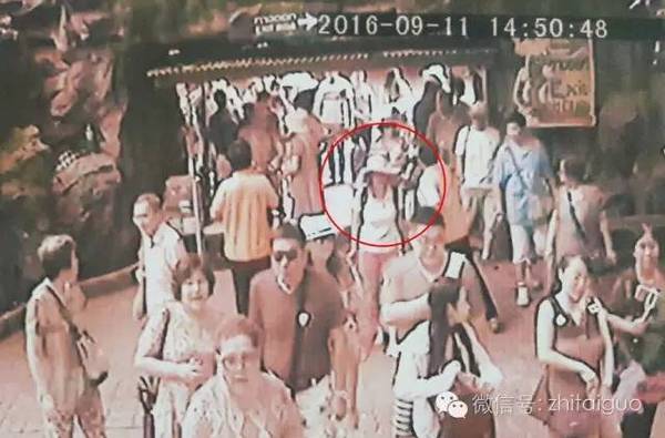 目前已有超过200多名警察和志愿者展开连夜寻找，但是截止到9月12日晚还没有发现该游客踪迹。