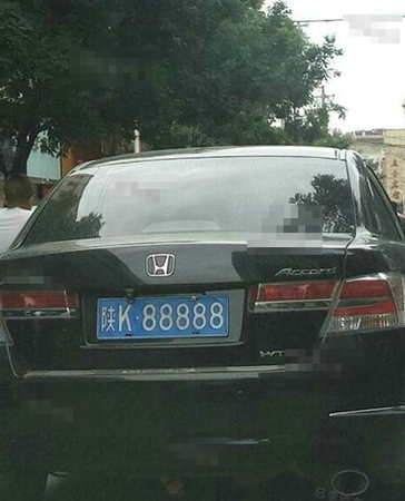 5辆车同挂K88888车牌2 5辆车同挂K88888车牌2