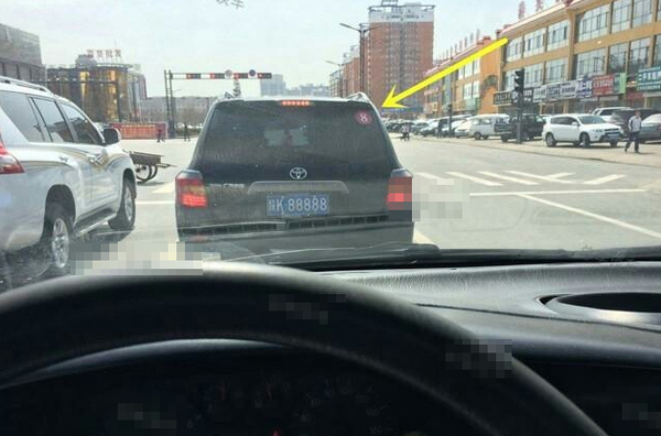 5辆车同挂K88888车牌3 5辆车同挂K88888车牌3