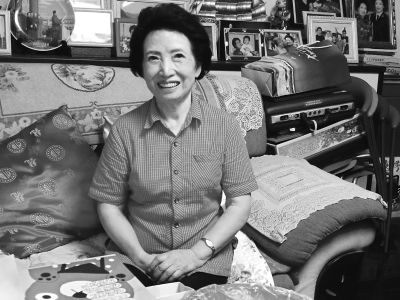 本报记者摄于贠恩凤西安家中 本报记者摄于贠恩凤西安家中