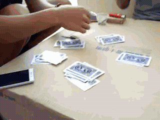 曝广西平南一派出所内有人打牌 回应：是装修工人