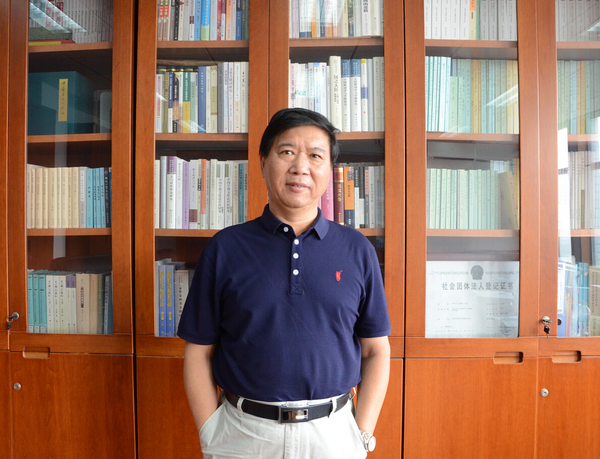 左东岭委员近照 左东岭委员近照