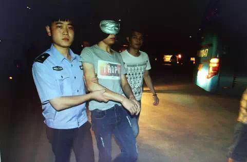 警方公布的现场抓捕照片