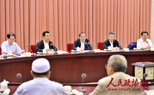 9月22日，全国政协在北京召开第56次双周协商座谈会，围绕“加强草原生态系统保护与修复”建言献策。全国政协主席俞正声主持会议并讲话。本报记者 姜贵东 摄